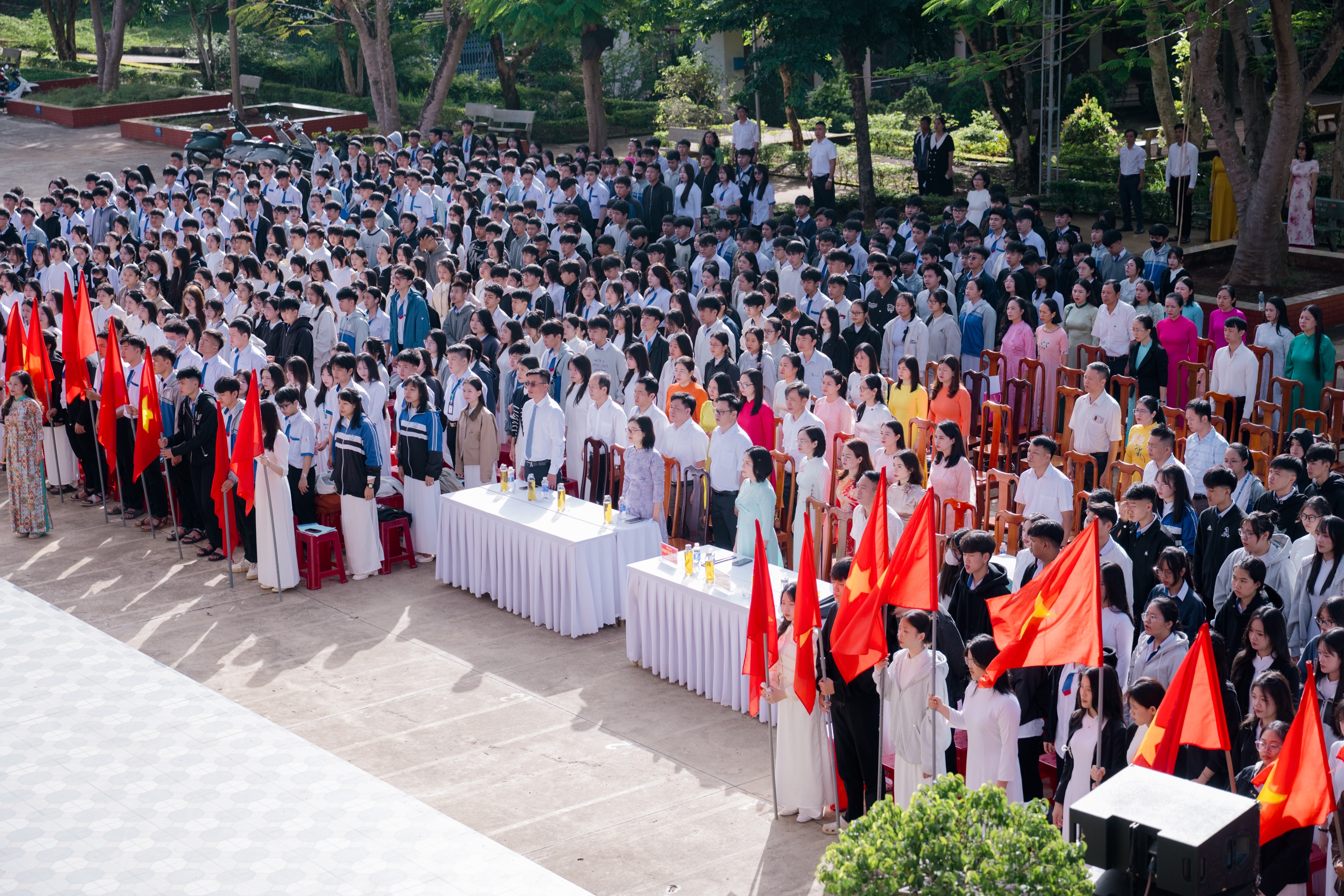 TRƯỜNG THPT CHU VĂN AN – GIA NGHĨA TỔ CHỨC LỄ TỔNG KẾT NĂM HỌC 2025–2026: KHÉP LẠI MỘT HÀNH TRÌNH – THẮP SÁNG NHỮNG ƯỚC MƠ TRƯỜNG THPT CHU VĂN AN – GIA NGHĨA TỔ CHỨC LỄ TỔNG KẾT NĂM HỌC 2025–2026: KHÉP LẠI MỘT HÀNH TRÌNH – THẮP SÁNG NHỮNG ƯỚC MƠ