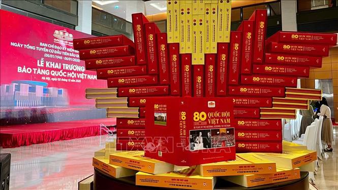 Ra mắt sách ảnh ’80 năm Quốc hội Việt Nam (1946-2026)’