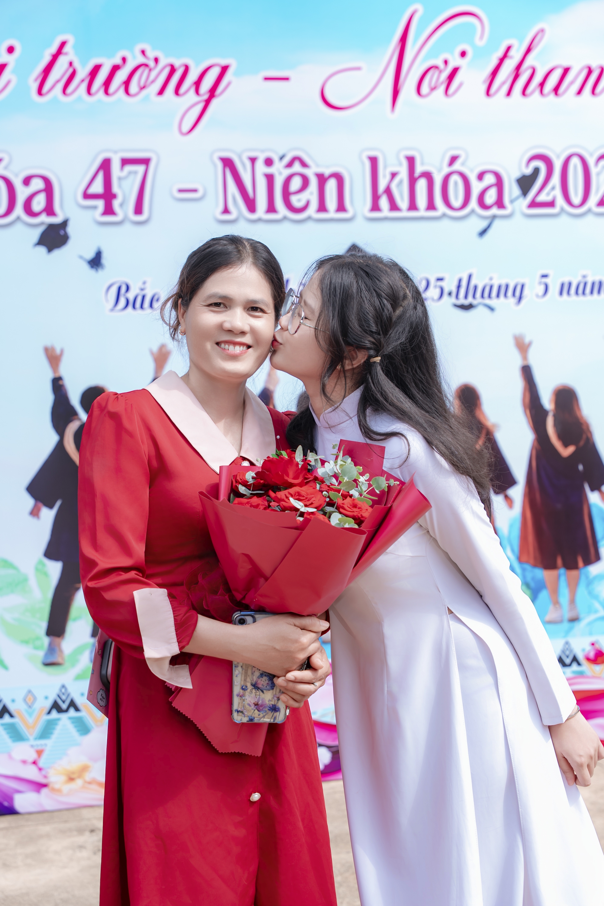 DẤU ẤN TUỔI 18 – LỄ TRI ÂN VÀ TRƯỞNG THÀNH CỦA HỌC SINH KHỐI 12 TRƯỜNG THPT CHU VĂN AN – GIA NGHĨA