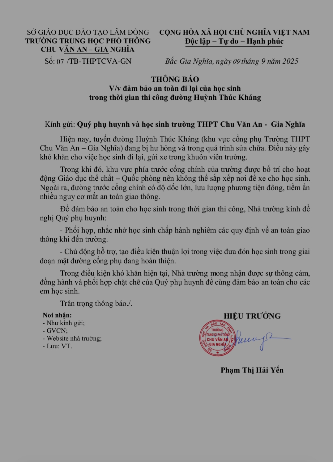 Thông báo về việc đảm bảo an toàn giao thông tại cổng phụ của nhà trường