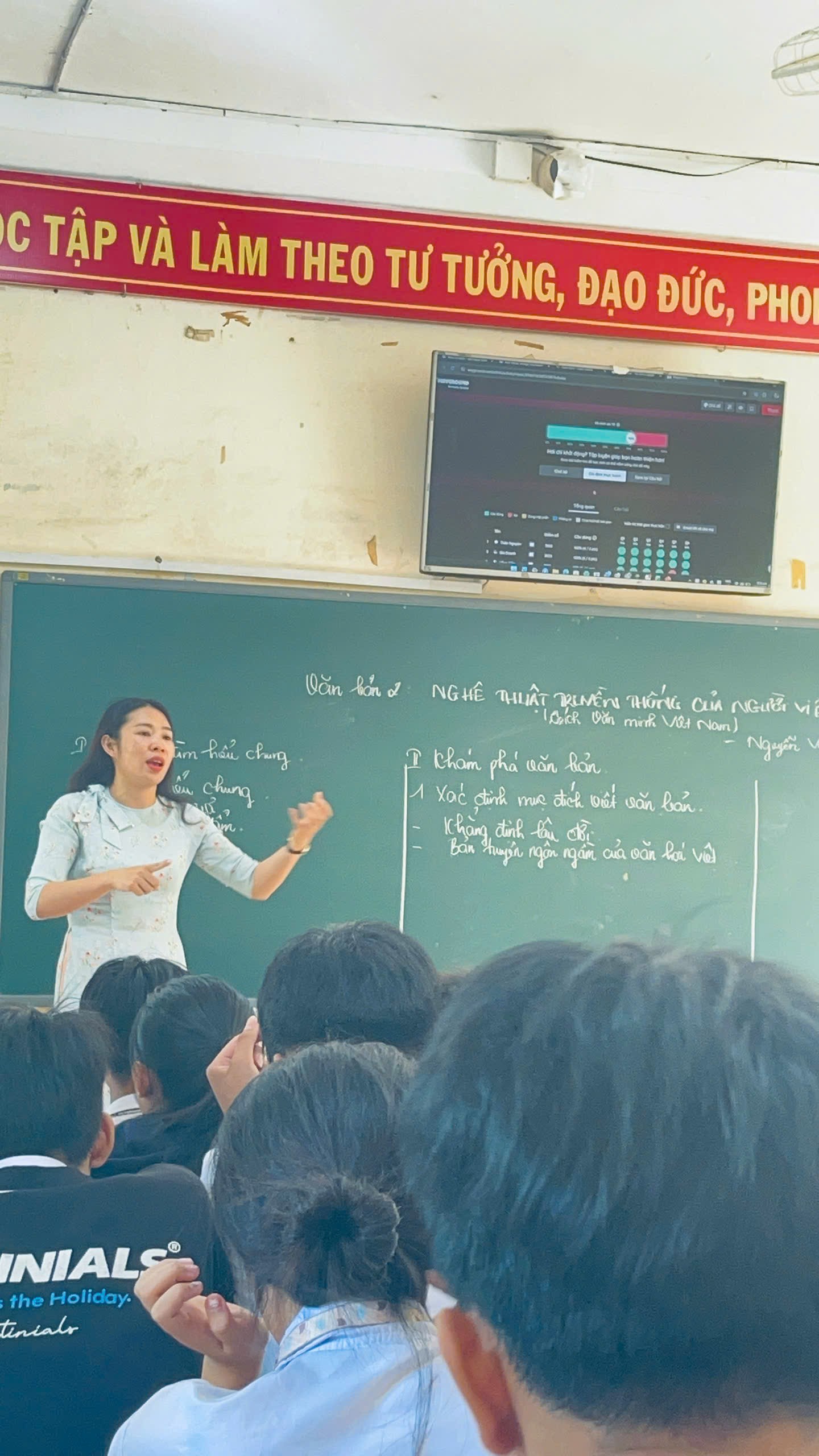 ỨNG DỤNG TRÍ TUỆ NHÂN TẠO (AI) TRONG DẠY VÀ HỌC TẠI TRƯỜNG THPT CHU VĂN AN – GIA NGHĨA