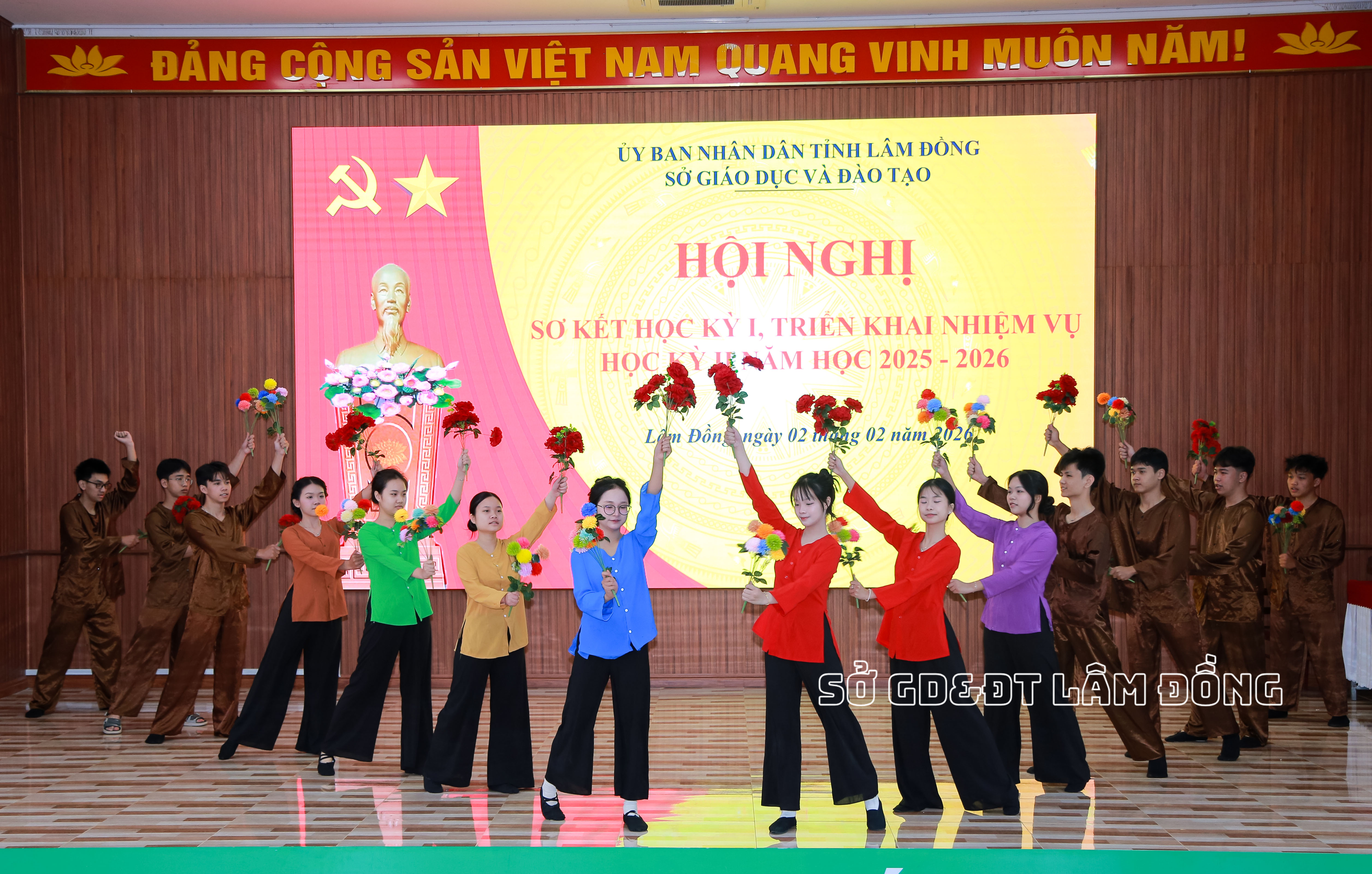 Ban hành Thông tư quy định quy tắc ứng xử của nhà giáo trong hệ thống giáo dục quốc dân