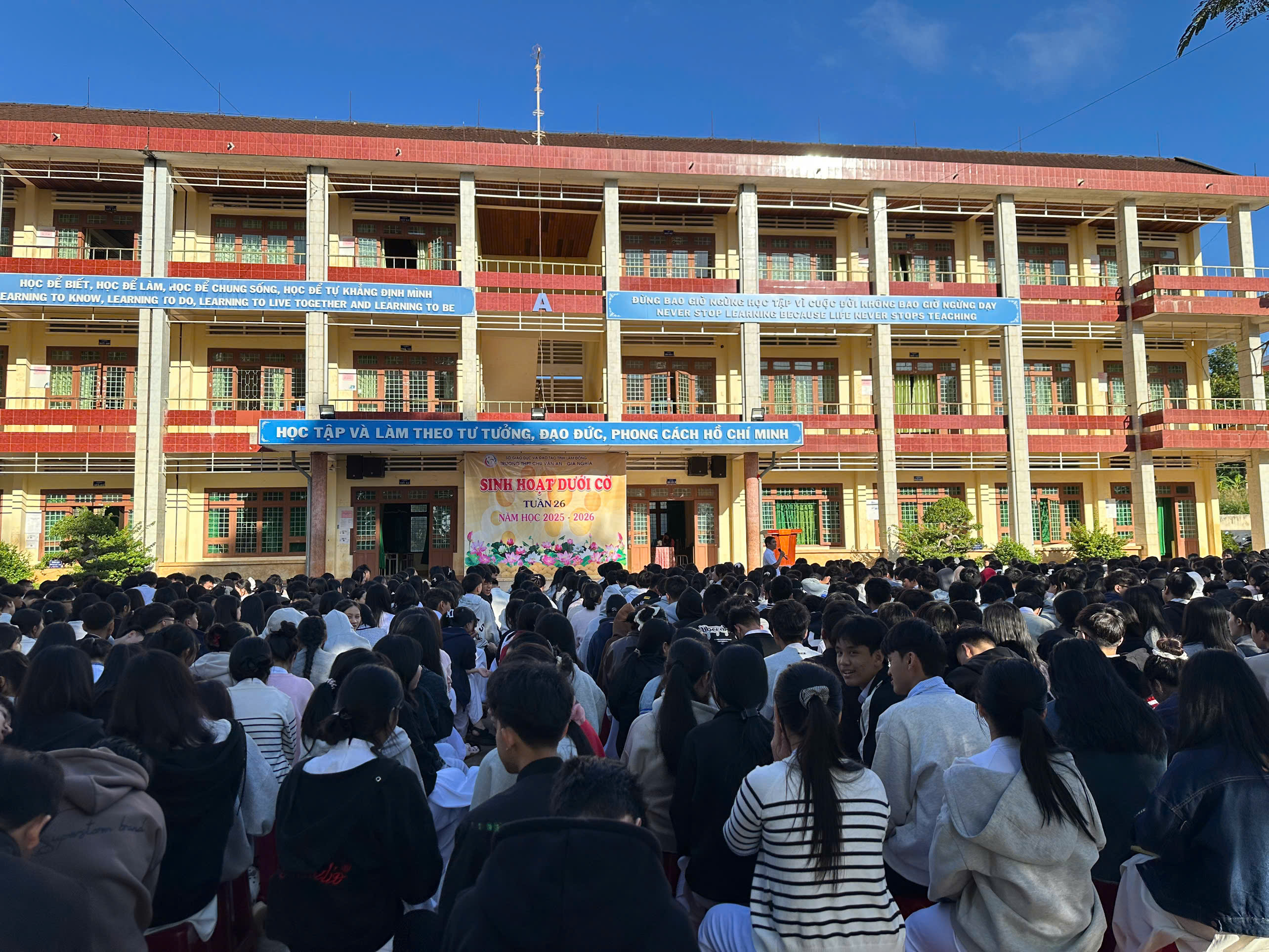 CHÀO CỜ TUẦN 26: NGÀY QUỐC TẾ HẠNH PHÚC 20/3